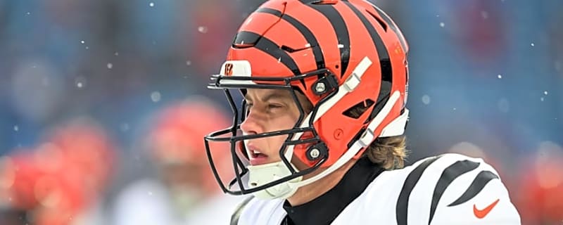 Joe Burrow Hits Tee Higgins on WOW Touchdown Pass to Take Double-Digit Lead Over Buffalo