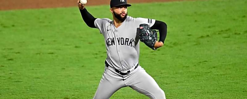 Yankees Talking With Free Agent Reliever
