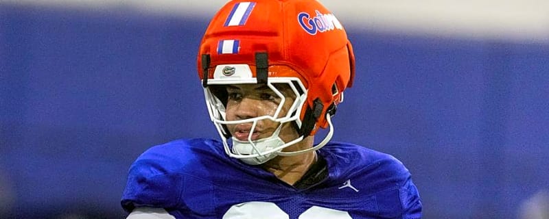 Sumrall Names Gators Expected Starting OL Ahead of 2026 Season Opener
