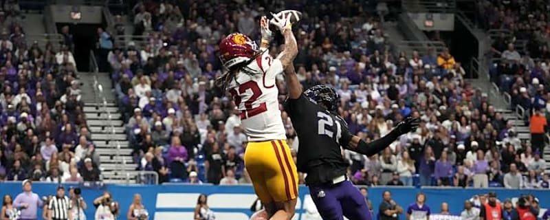 TCU Holds Slim Halftime Edge in Alamo Bowl