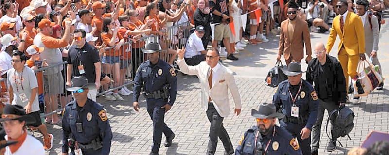 Texas Longhorns Among Finalists For The Top 2027 DB Recruit