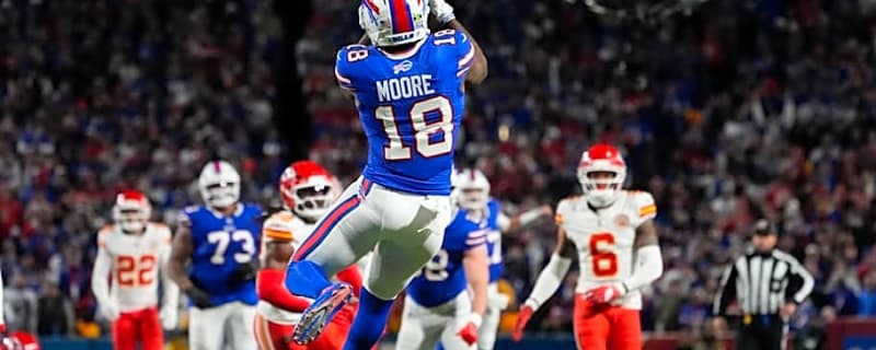 Eagles Struck Gold With One-Year Elijah Moore Deal