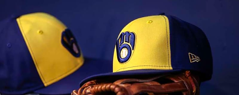 Brewers Pending Free Agent Undergoes Elbow Surgery