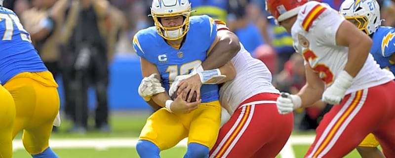 How Jones, Defense Are Preparing to Lead Chiefs on Sunday