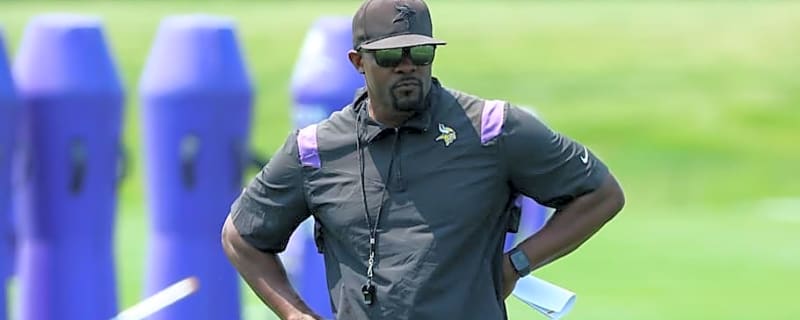 Despite Early-Season Struggles, Vikings Are Focused On Eagles&#39; Superstar