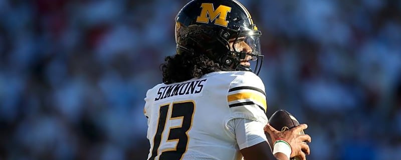 To Beat Mizzou, Arkansas Will Have To Force Efficient Austin Simmons Into Mistakes