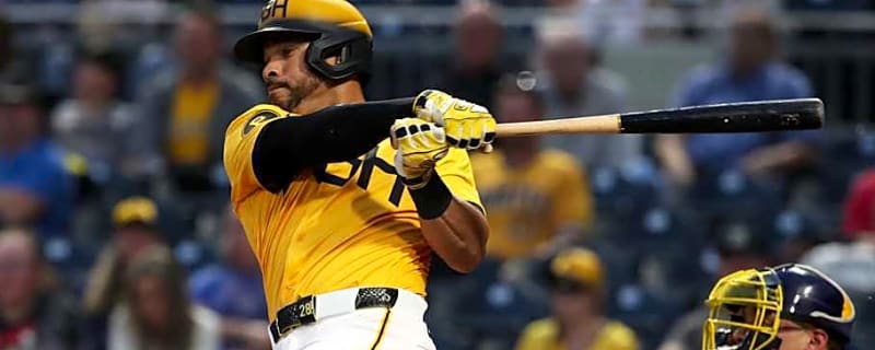 Pirates Considering Bringing Back Controversial Outfielder