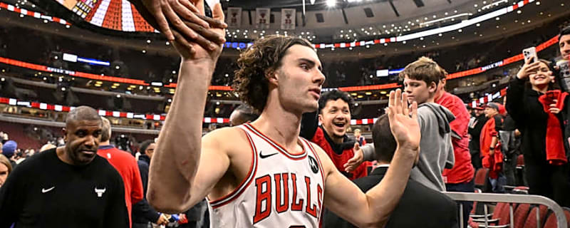 Matas Buzelis Compares Josh Giddey to Los Angeles Lakers Legend