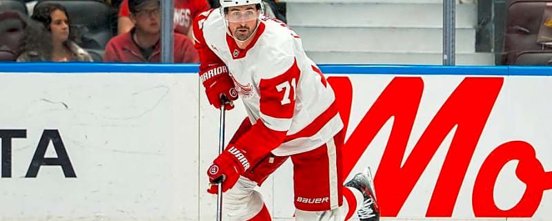 The Blackhawks should make an outrageous pitch for Dylan Larkin — hear me out