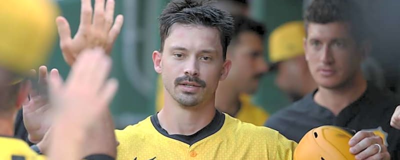 Pirates Offense Rallies Late to Beat Reds