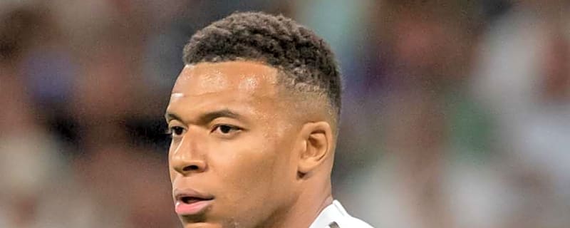 How Many Goals Does Kylian Mbappe Need to Beat Cristiano Ronaldo&#39;s Historic Record?