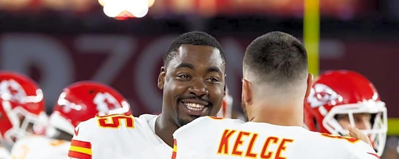 Chiefs’ Jones Has 2-Word Response to Kelce Disses