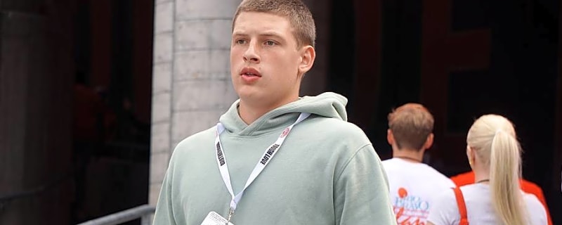 Virginia lands commitment from 2028 four-star quarterback Grayson Clary