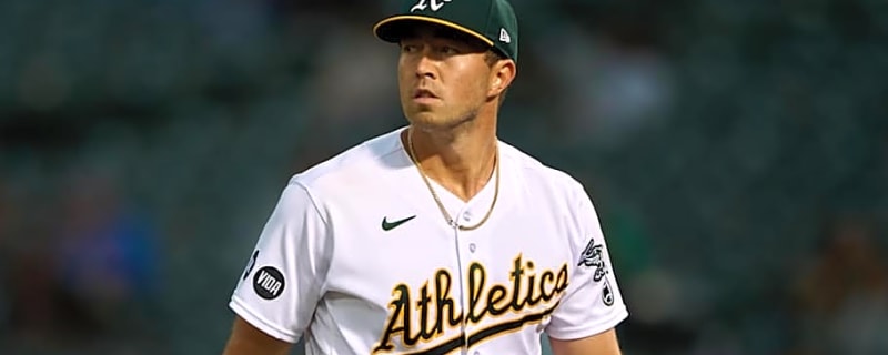 A&#39;s Tender Two Pitchers Contracts Ahead of Deadline