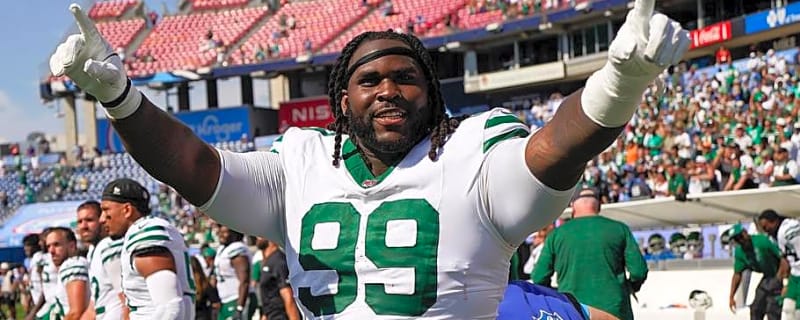 3 Unsung Heroes Stand Out in Jets' Week 1 Win Over Titans (T'Vondre Sweat's Impact Is Clear)