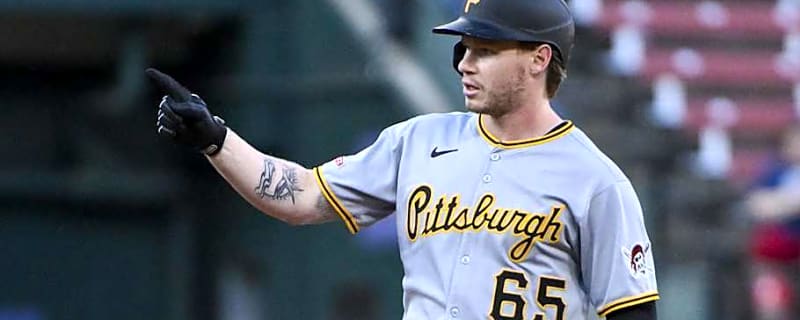 Pirates Activate Outfielder Off Injured List