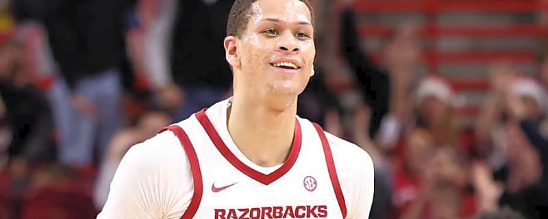Razorbacks blitz poor Queens defense in Bud Walton return blowout