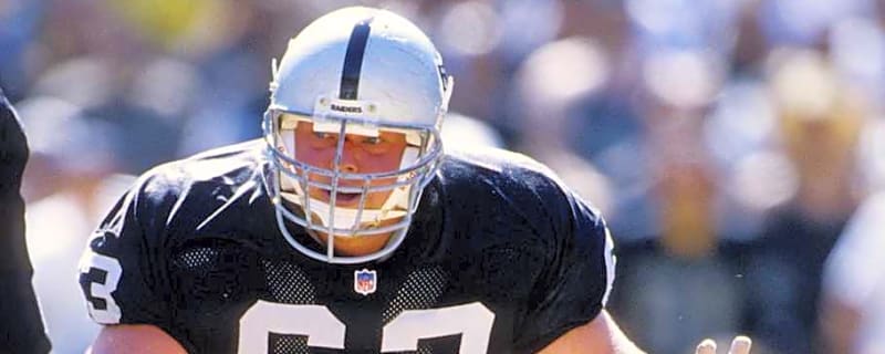 Raiders Teammates Pay Tribute to Legendary Center Barret Roberts