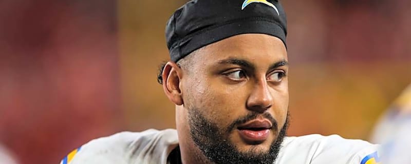 The other contract shadow that lingers over Chargers training camp