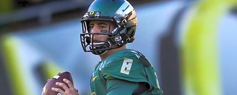 Should Oregon Ducks Retire Quarterback Marcus Mariota&#39;s Jersey Number?