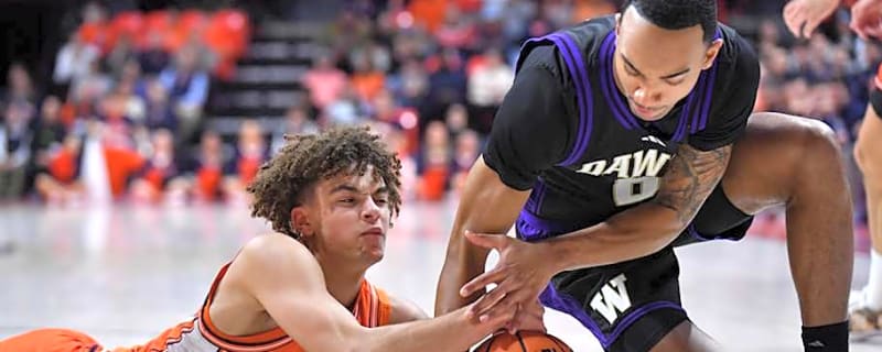 Fast-Starting Huskies Don't Finish Well, Lose to Illinois