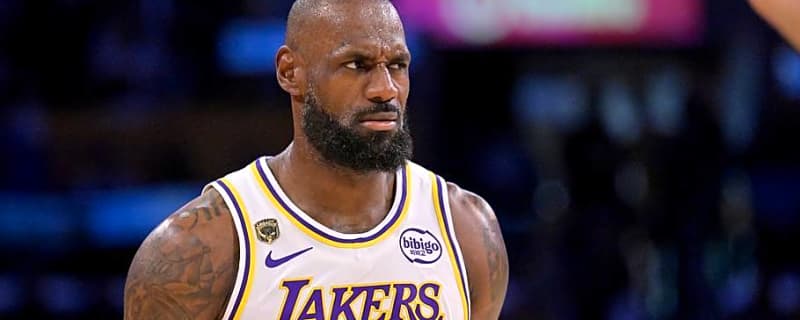 LeBron James Spurns Warriors, Forcing Dubs into Free-Agency Plan B
