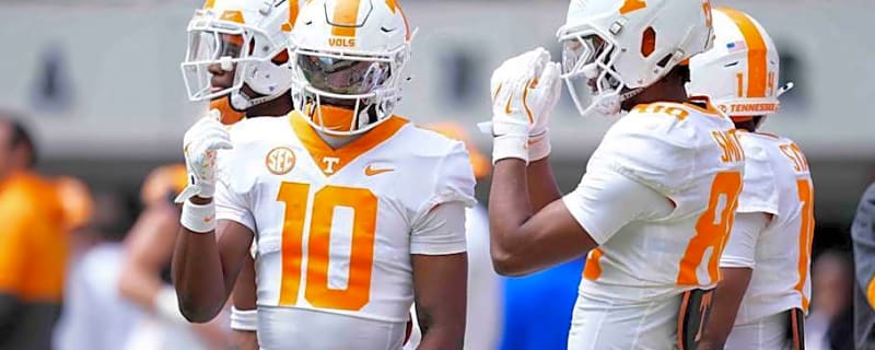 Tennessee&#39;s Josh Heupel Says Wide Receivers &#39;Don&#39;t Have Time to Be Young&#39;