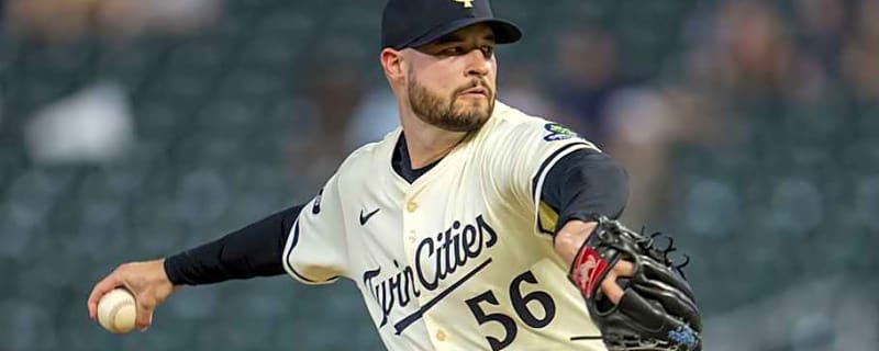 Diamondbacks Reportedly Sign Former Twins Pitcher