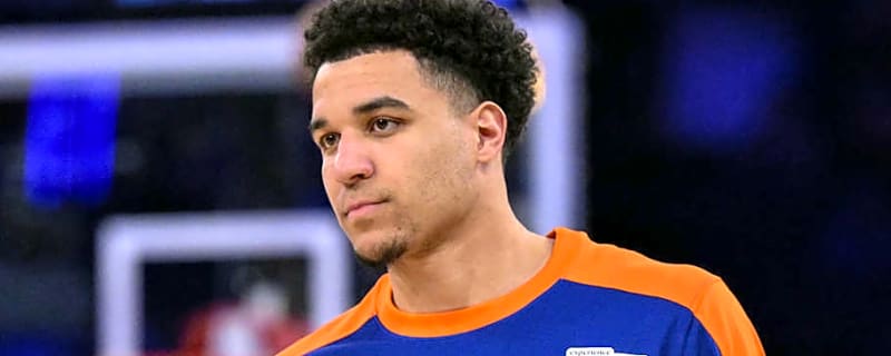 Knicks Make Two Center Signings