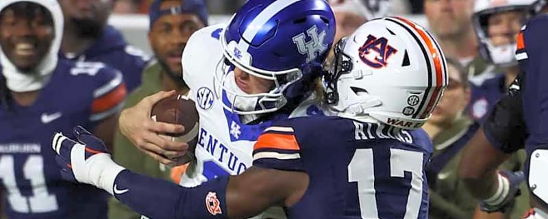 Lombardi Award Snubs Auburn's Keldric Faulk, Xavier Atkins