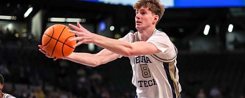 The Real Story Of Why Head Coach Damon Stoudamire Recruited Cole Kirouac