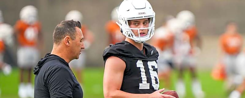 Top 2027 QB Prospect Receives Two Offers from Texas Longhorns
