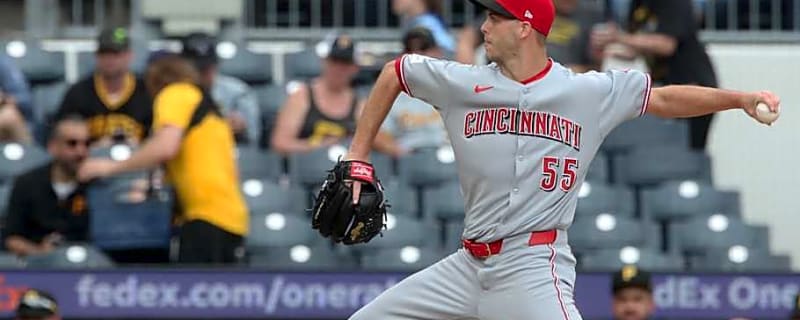 Pirates Flip Relief Pitcher to Cubs in Trade