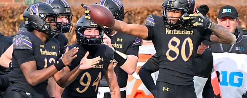 Northwestern Football Stays Perfect in Bowls, Rolls Past Central Michigan for Sixth Straight Win