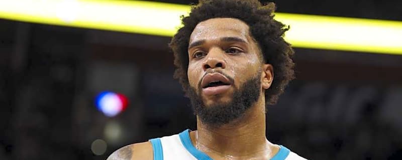 Suns Reportedly Interested in Trade for Hornets Forward