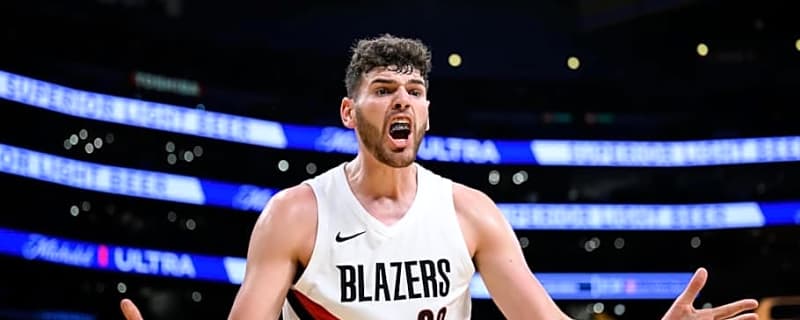 Blazers’ Donovan Clingan Sends Message to Deandre Ayton After Facing Him
