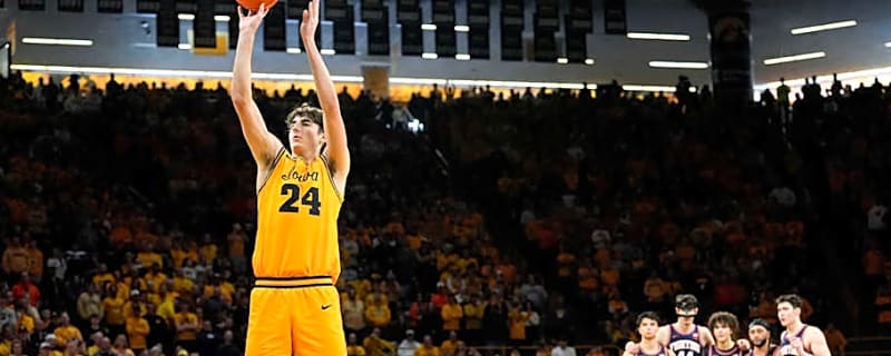 How to Watch: Iowa vs. Illinois NCAA Tournament Elite Eight
