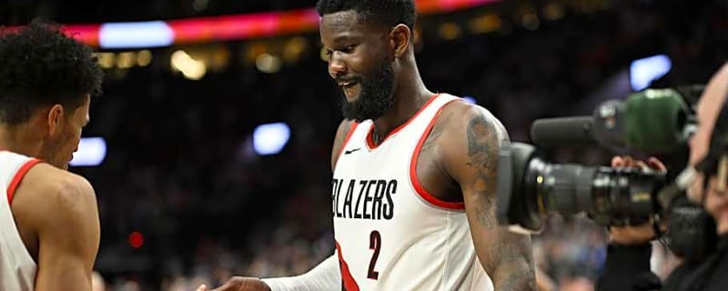  LeBron James Hasn&#39;t Reached Out to Deandre Ayton, But Luka Doncic Has