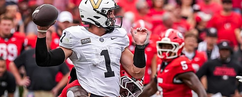What Clark Lea Said About Blaze Berlowitz’ Performance in Loss to No. 2 Georgia