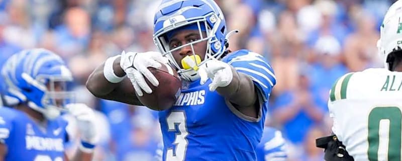 Steelers Rookie WR Putting Size on Display at Training Camp