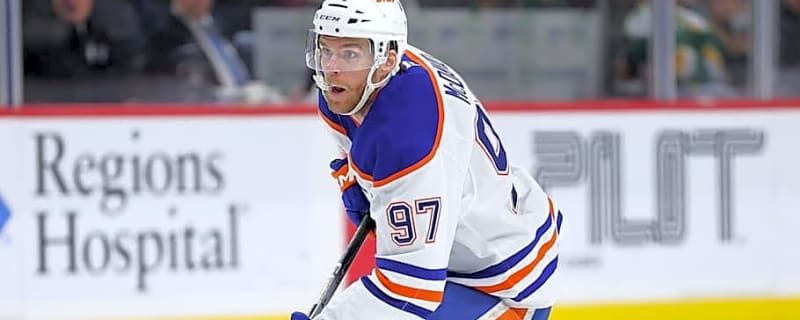 Oilers' Connor McDavid Edges Past Avalanche Star for Scoring Lead