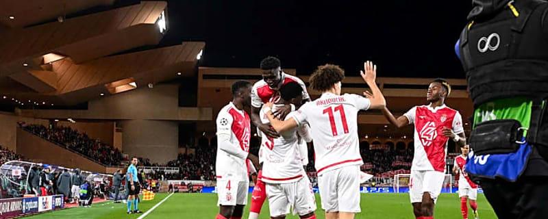 Former Sunderland Star Makes First Impression Against PSG in Champions League Debut