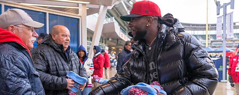 After Opener Fiasco, Pohlads Offer Twins Fans Up to 4 Free Tickets