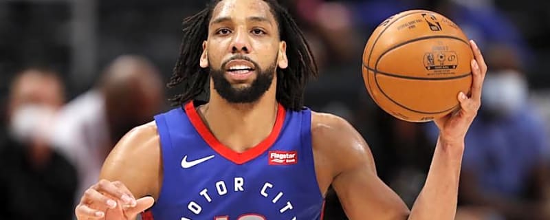 Ex-Sixer Signs Contract with Team in Japan