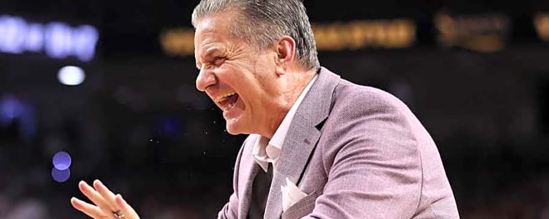 Razorbacks' offense shines while defense keeps leaking points