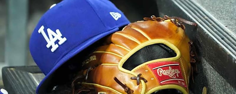 Dodgers Trade Pitcher to Mariners in 1-for-1 Swap