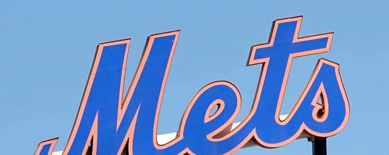 New York Mets acquire veteran reliever from Giants