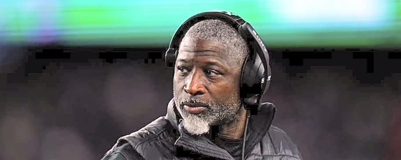 Jets Coach Aaron Glenn Addresses Justin Fields Benching