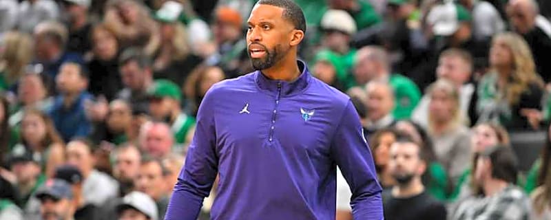 Charles Lee surprises fans at Hornets&#39; Summer League championship party