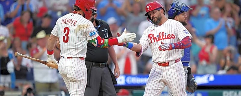 Kyle Schwarber Impressed With Phillies Teammate’s Approach at the Plate